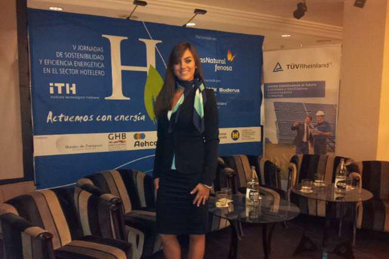 ¿Estas estudiando y te gustaría trabajar como azafata o azafato para ganar un dinerito extra?